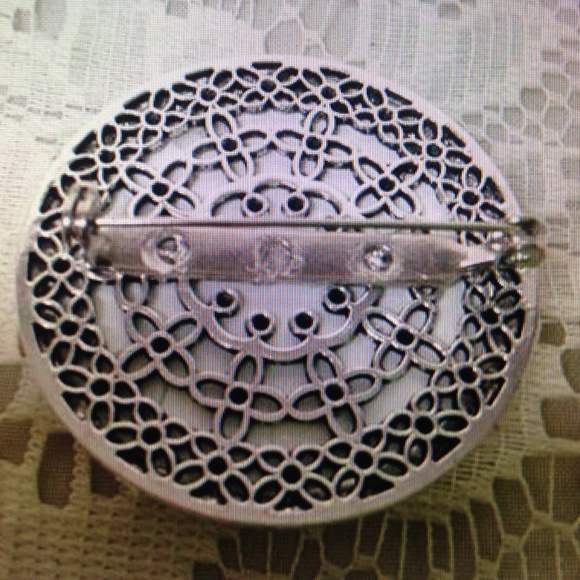 45mm- 2in Blue Willow Brooch or Pendant Necklace - Picture 3 of 5